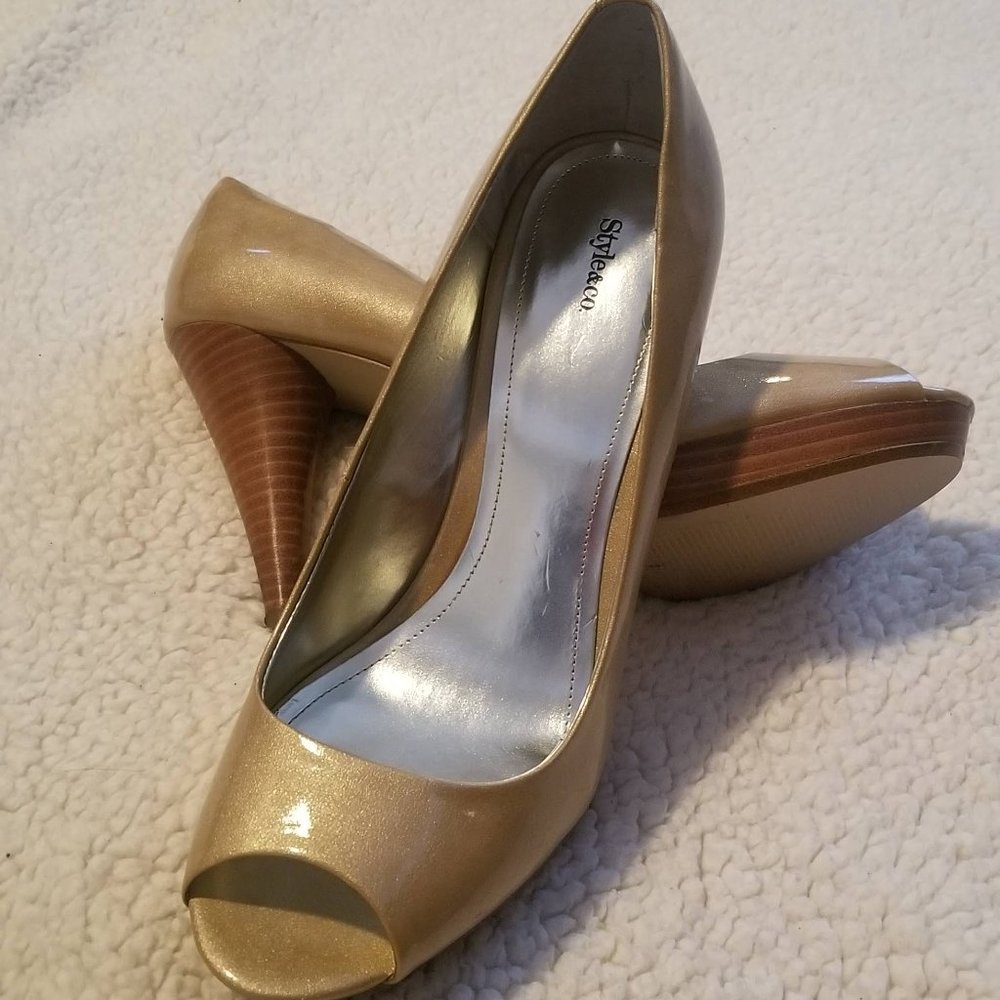 Size 10, Style & Co. Tan Metallic Heels